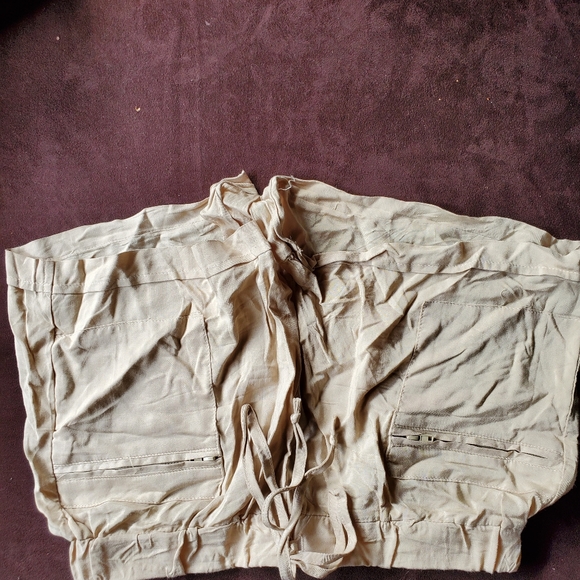 Shorts - Picture 2 of 3